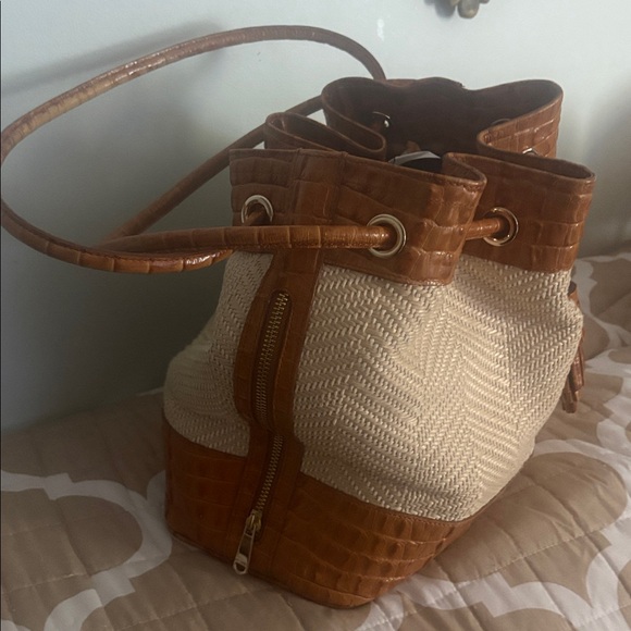 Brahmin - Picture 2 of 7